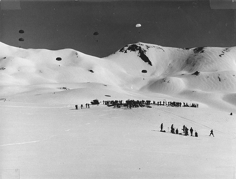 Para-neige 71 Saut entre St Lary et Barèges