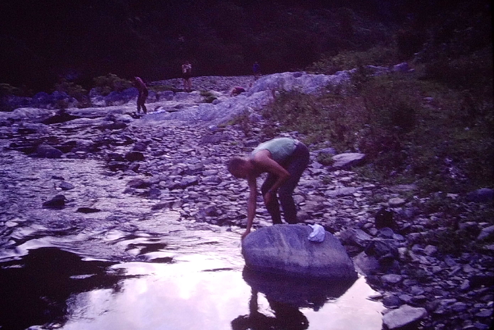 Toilette dans la rivière Bas Coulna 